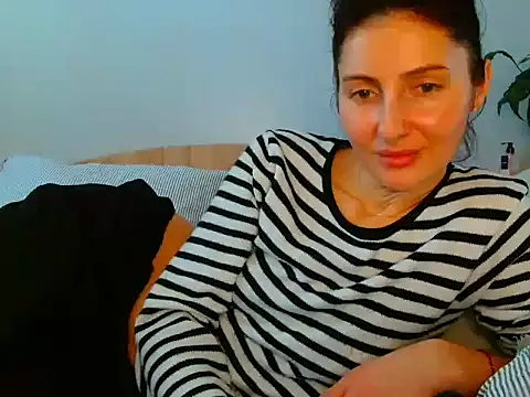 Snapshot of Irina9793 chatting on March 4, 10:21 am Irina9793 online show from March 4, 10:21 am
