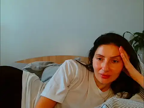 Snapshot of Irina9793 chatting on March 12, 10:21 am Irina9793 online show from March 12, 10:21 am