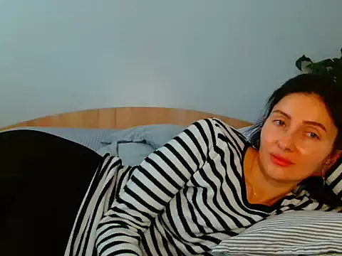 Snapshot of Irina9793 chatting on March 16, 10:19 am Irina9793 online show from March 16, 10:19 am