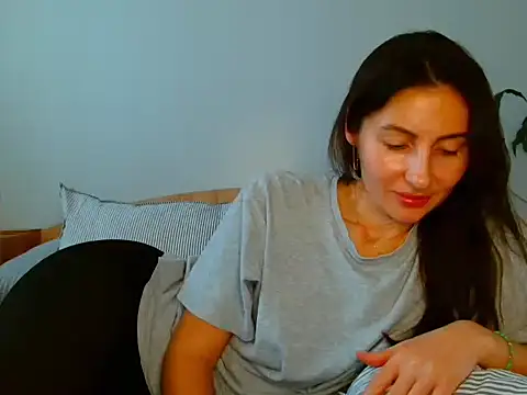 Snapshot of Irina9793 chatting on March 30, 9:43 am Irina9793 online show from March 30, 9:43 am