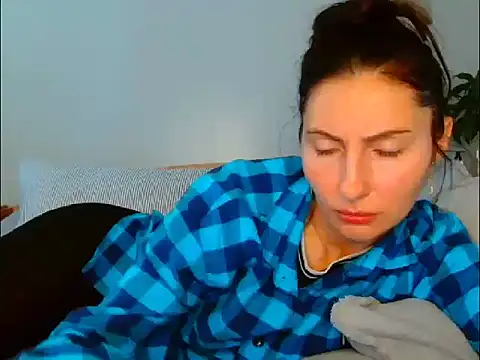 Snapshot of Irina9793 chatting on April 2, 8:56 am Irina9793 online show from April 2, 8:56 am