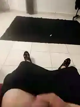 Snapshot of enoc369 chatting on January 7, 5:43 am enoc369 online show from January 7, 5:43 am