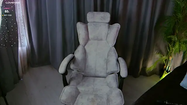 Snapshot of AssolMonet chatting on October 27, 7:01 am AssolMonet online show from October 27, 7:01 am