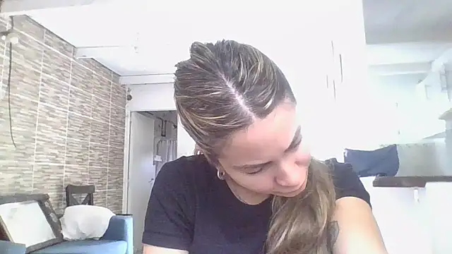 Snapshot of valenseleni chatting on October 1, 4:13 pm valenseleni online show from October 1, 4:13 pm
