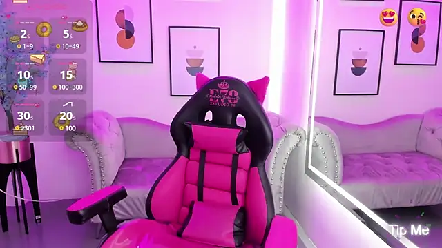 Snapshot of Agatha_luxx chatting on March 22, 3:53 pm Agatha luxx online show from March 22, 3:53 pm