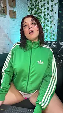 Snapshot of LiraSonnett chatting on December 14, 9:08 pm LiraSonnett online show from December 14, 9:08 pm