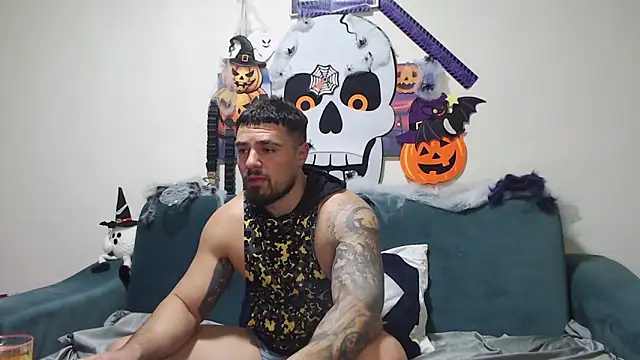 Tiberius hunk online show from November 4, 9:03 pm