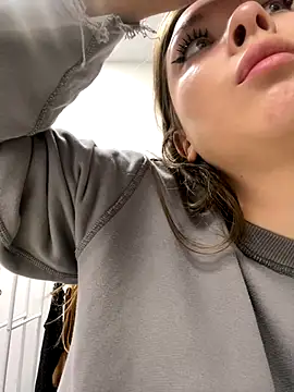 HannaJohnson online show from December 20, 6:42 am