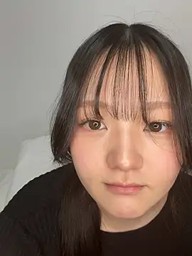 Snapshot of MinaKubo chatting on May 1, 10:09 am MinaKubo online show from May 1, 10:09 am