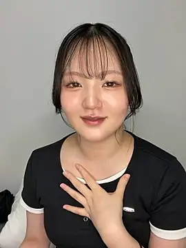 Snapshot of MinaKubo chatting on May 4, 9:16 am MinaKubo online show from May 4, 9:16 am