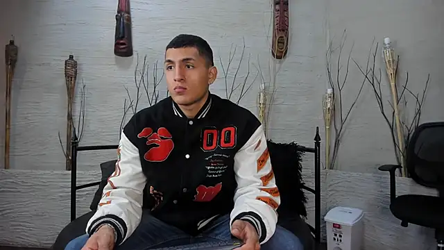 Snapshot of NoahVolkov chatting on March 7, 11:40 am NoahVolkov online show from March 7, 11:40 am