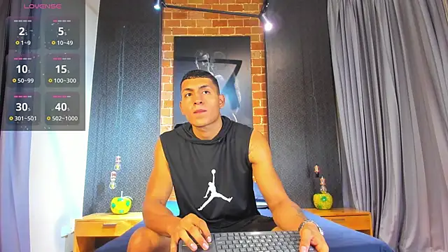 Snapshot of NoahVolkov chatting on March 9, 11:14 am NoahVolkov online show from March 9, 11:14 am