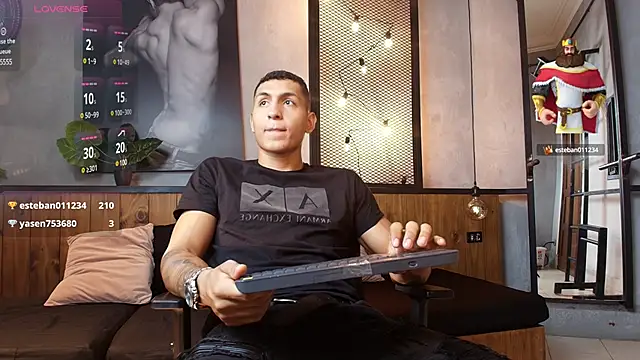 Snapshot of NoahVolkov chatting on March 16, 11:27 am NoahVolkov online show from March 16, 11:27 am