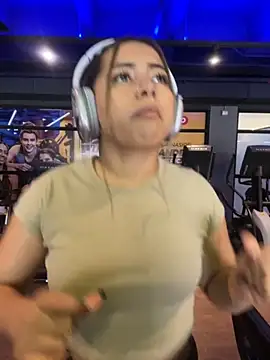 Snapshot of lunaxxx_69 chatting on September 27, 3:28 pm lunaxxx 69 online show from September 27, 3:28 pm