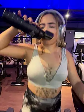 Snapshot of lunaxxx_69 chatting on October 7, 9:34 pm lunaxxx 69 online show from October 7, 9:34 pm