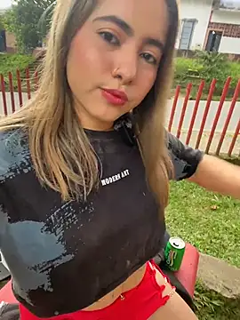 Snapshot of lunaxxx_69 chatting on October 28, 9:39 pm lunaxxx 69 online show from October 28, 9:39 pm