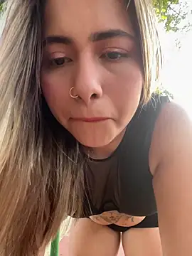 Snapshot of lunaxxx_69 chatting on December 15, 10:36 pm lunaxxx 69 online show from December 15, 10:36 pm