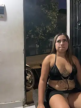 Snapshot of lunaxxx_69 chatting on December 20, 11:23 pm lunaxxx 69 online show from December 20, 11:23 pm