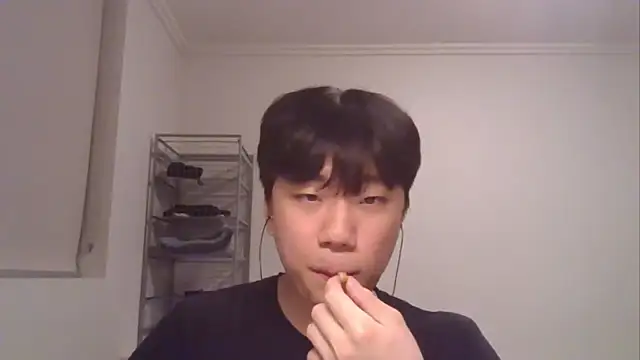 Snapshot of sdamvo2 chatting on March 7, 1:29 pm sdamvo2 online show from March 7, 1:29 pm