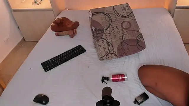 BeverlySteel online show from November 9, 12:36 pm