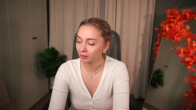 christie luv online show from November 14, 2:27 pm