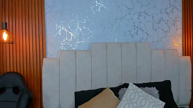 Snapshot of AlexiaAbbey chatting on March 21, 12:40 am AlexiaAbbey online show from March 21, 12:40 am