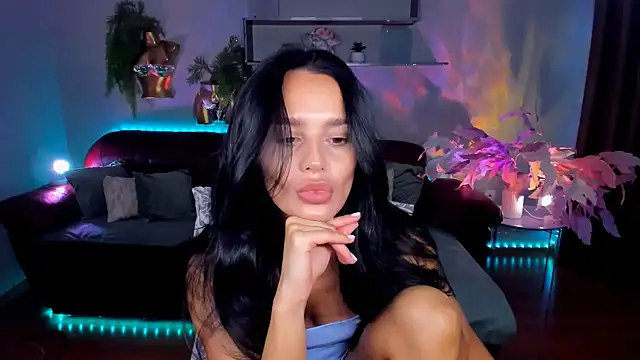 Snapshot of DanaSincere chatting on February 9, 3:43 am DanaSincere online show from February 9, 3:43 am