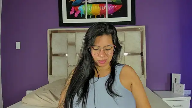 Snapshot of emilyy_cooperr chatting on March 3, 12:11 pm emilyy cooperr online show from March 3, 12:11 pm