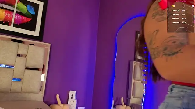 emilyy cooperr online show from May 20, 12:11 pm