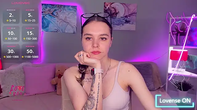 EmelyMason online show from May 11, 4:51 am