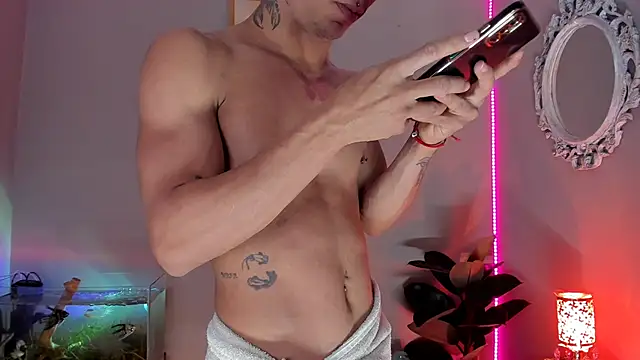 Snapshot of CRAZY-BOY99 chatting on September 19, 9:43 am CRAZY-BOY99 online show from September 19, 9:43 am