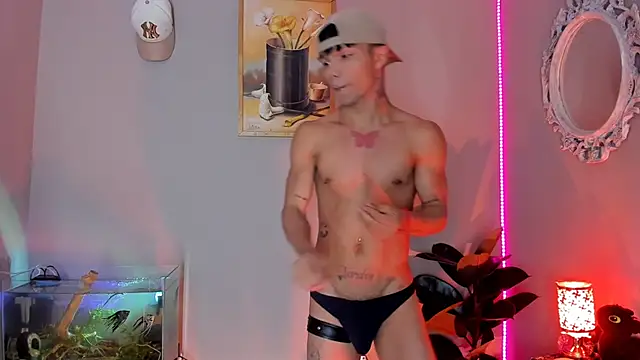 Snapshot of CRAZY-BOY99 chatting on September 22, 6:32 pm CRAZY-BOY99 online show from September 22, 6:32 pm