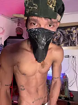 Snapshot of CRAZY-BOY99 chatting on December 22, 9:17 am CRAZY-BOY99 online show from December 22, 9:17 am