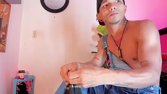 CRAZY-BOY99 online show from May 8, 7:08 pm