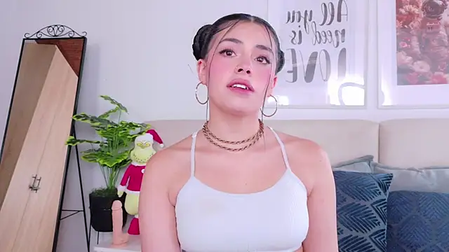 SaritaBratz online show from December 14, 9:19 pm