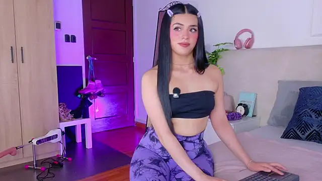 SaritaBratz online show from May 2, 9:42 pm