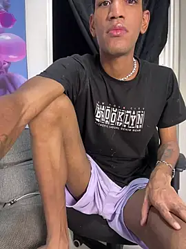 Miguel bigcock online show from April 14, 1:33 am