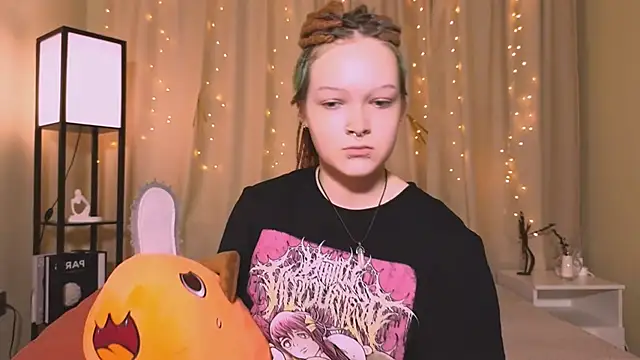 NicoleFlloret online show from March 11, 6:00 am