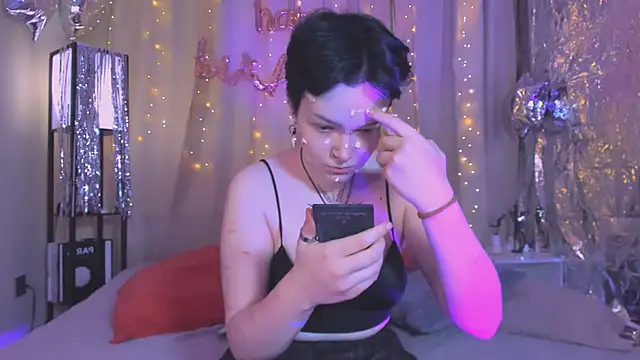 NicoleFlloret online show from March 18, 5:31 am