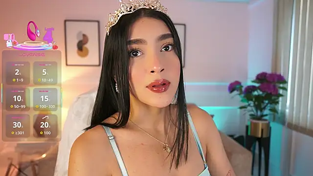 Snapshot of JulesBenett chatting on November 1, 11:34 am JulesBenett online show from November 1, 11:34 am