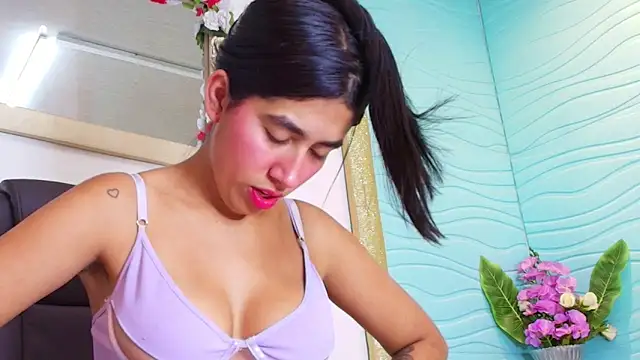 Snapshot of Mia_Montess chatting on September 18, 1:57 pm Mia Montess online show from September 18, 1:57 pm