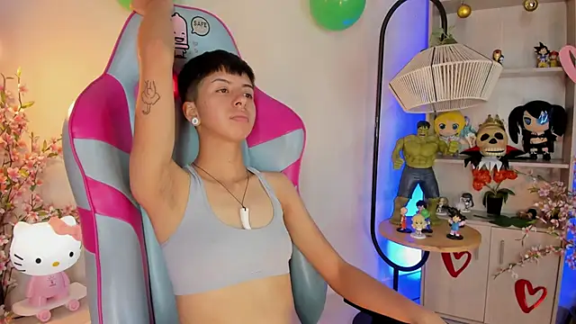 Snapshot of tommy_blue chatting on March 19, 7:17 pm tommy blue online show from March 19, 7:17 pm