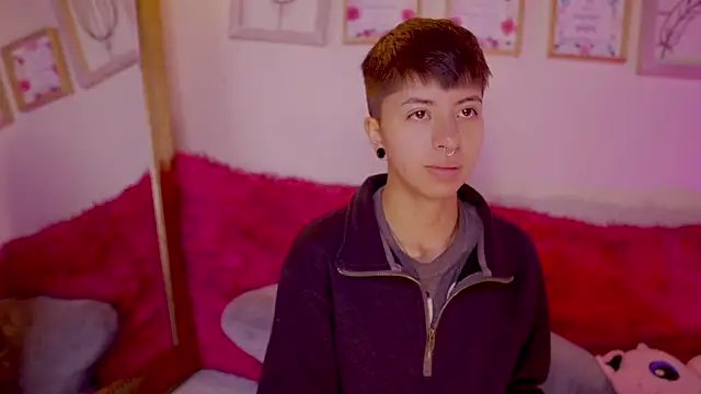 Snapshot of tommy_blue chatting on March 20, 12:53 pm tommy blue online show from March 20, 12:53 pm