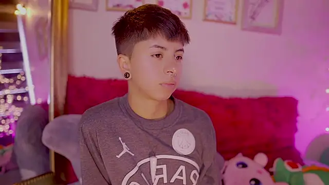 Snapshot of tommy_blue chatting on March 20, 5:04 pm tommy blue online show from March 20, 5:04 pm