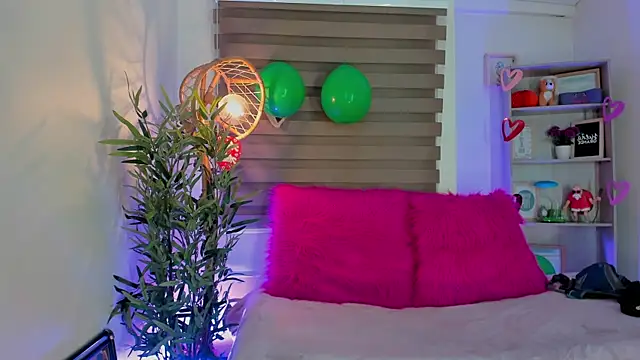 Snapshot of tommy_blue chatting on March 22, 4:37 pm tommy blue online show from March 22, 4:37 pm