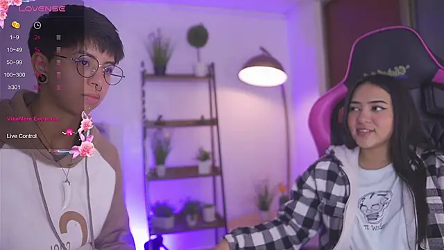 Snapshot of tommy_blue chatting on October 3, 10:51 pm tommy blue online show from October 3, 10:51 pm