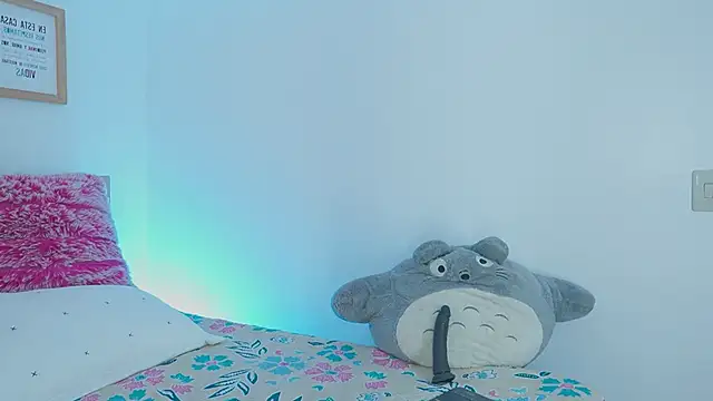 Snapshot of tommy_blue chatting on October 21, 2:07 pm tommy blue online show from October 21, 2:07 pm