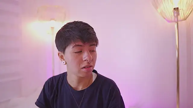 Snapshot of tommy_blue chatting on February 4, 6:58 pm tommy blue online show from February 4, 6:58 pm