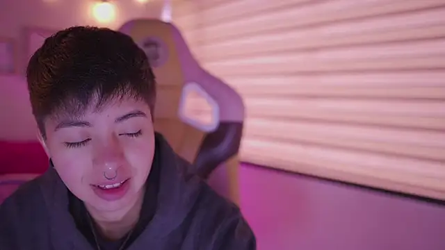 tommy blue online show from March 27, 1:22 pm