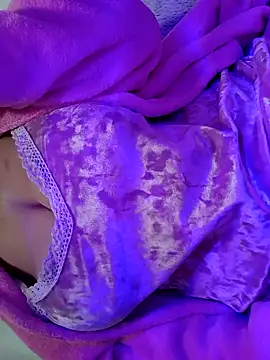 Snapshot of BellyDancer1 chatting on November 1, 12:23 am BellyDancer1 online show from November 1, 12:23 am